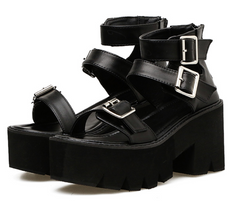 Sandalen mit quadratischem Absatz