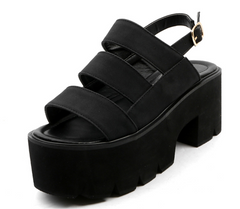 Sandalen mit quadratischem Absatz