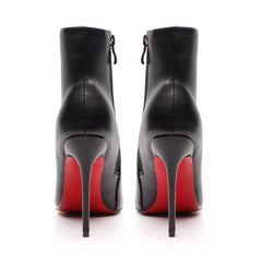 Hochhackige Stiefeletten mit roter Sohle