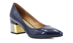 Pumps aus Lackleder mit buntem Absatz