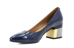 Pumps aus Lackleder mit buntem Absatz