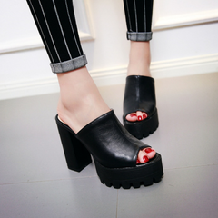 Lässige Flip-Flops aus weichem Leder