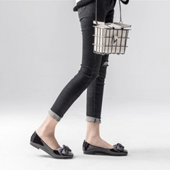 Lässige Flats mit quadratischer Zehenpartie