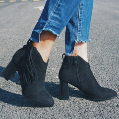 Botines cálidos de tacón cuadrado con borlas y efecto flocado