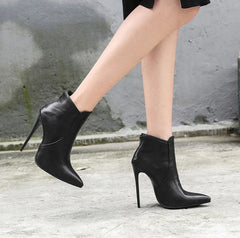 Botines clásicos de tacón superalto