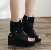 Stiefeletten mit flachem Absatz