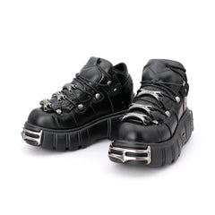Goth Plateau Sneaker für Damen – Edgy Style in klassischem Schwarz