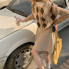 Skippin' School – Argyle-Cardigan mit Blumenmuster