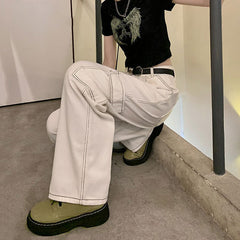 Probieren Sie noch einmal Skater-Jeans