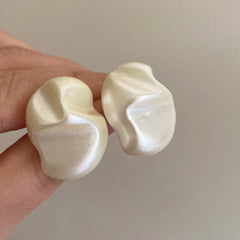 Große Perlenohrringe für Französische Mädchen