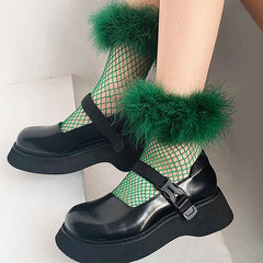 Flauschige Netzsocken im Y2K-Stil