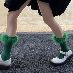 Flauschige Socken im Y2K-Stil