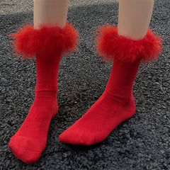 Flauschige Socken im Y2K-Stil