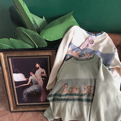 Kurzes Sweatshirt mit Engel-Motiv