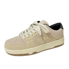 Ästhetische Sneaker für saubere Mädchen