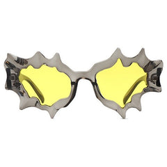 Ästhetische bunte Sonnenbrille im Y2K-Stil