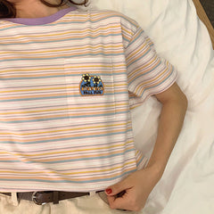 Camiseta de rayas con flores