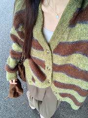 Gestreifte Strickjacke „Local Coffee Shop“