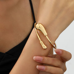 Teardrop-Shaped Niche High-End Necklace