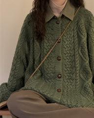 Strickjacke im Oma-Kragen-Stil aus den 80ern