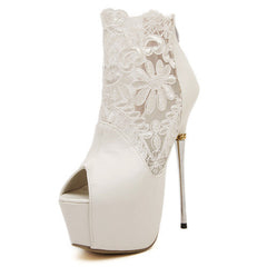 Black / White High Heels Platform Pumps