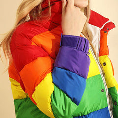 Pufferjacke in Regenbogenfarben