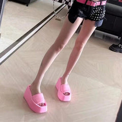 Sandalen mit hohem Plateau