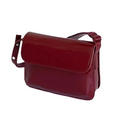 Rot lackierte Tasche im Vintage-Stil