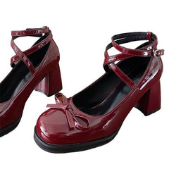 Lackierte Mary Janes im Vintage-Stil