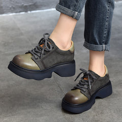 Lässige Lederschuhe mit dicker Sohle und Farbblockdesign
