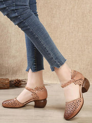 Sandalias elegantes con agujeros