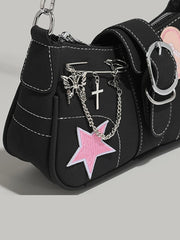 Schwarze Y2K-Tasche mit Schmetterlingskette