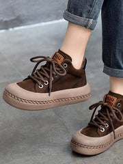 Klassische High-Top-Stiefel aus Leder mit Schnürung