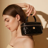 Minimalist Rhombus Lattice Chain Bucket Bag