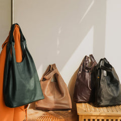 Schlichter, alltagstauglicher Schulterbeutel aus Rindsleder mit großer Kapazität