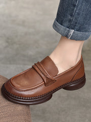 Klassische Lederschuhe mit weicher Sohle und mittelhohem Absatz