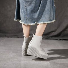 88mm hohe Keilstiefeletten