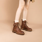 Modische Vollnarben-Kampfstiefel, Designer-Retro-Reitstiefel mit klobiger Sohle, seitliche Reißverschlusstasche, Dekoration in Braun/Schwarz