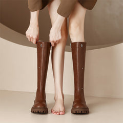 Reitstiefel mit Nieten