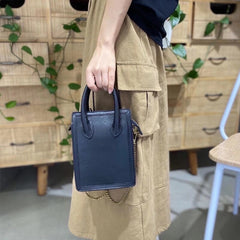 Bolso cuadrado pequeño minimalista de piel de vaca