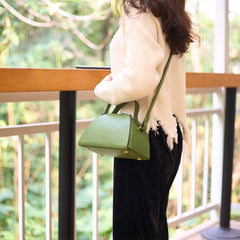 Fashion Retro Vegetable Tanned Cowhide Crossbody Bag