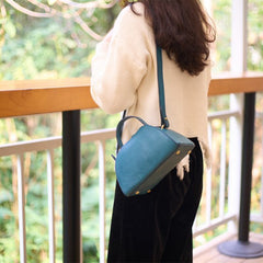 Fashion Retro Vegetable Tanned Cowhide Crossbody Bag