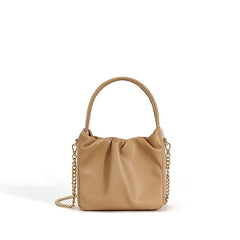 Kleine, quadratische Tasche aus weichem, plissiertem Rindsleder