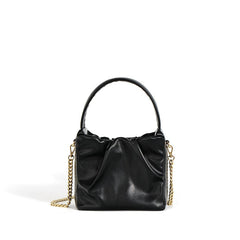 Kleine, quadratische Tasche aus weichem, plissiertem Rindsleder