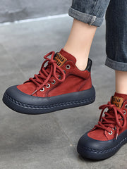 Klassische High-Top-Stiefel aus Leder mit Schnürung
