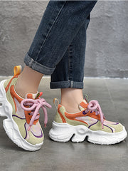 Lässige, gespleißte Low-Top-Schnürschuhe