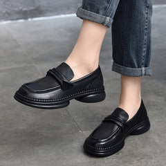 Klassische Lederschuhe mit weicher Sohle und mittelhohem Absatz