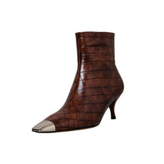 Klassisch elegante handschuhähnliche Stiefeletten mit Kitty Heel und seitlichem Reißverschluss