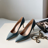 Handgefertigte Pumps aus Schaffell mit spitzer Spitze, 6 cm Absatz