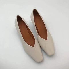 Pumps zum Hineinschlüpfen aus Kalbsleder mit quadratischer Zehenpartie und Blockabsatz